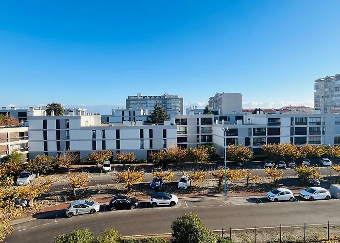 Saint-cyprien : T2 Moderne Avec Loggia Et Parking - Fr-1-309-506