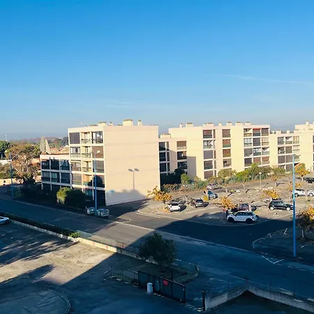 Saint-cyprien : T2 Moderne Avec Loggia Et Parking - Fr-1-309-506